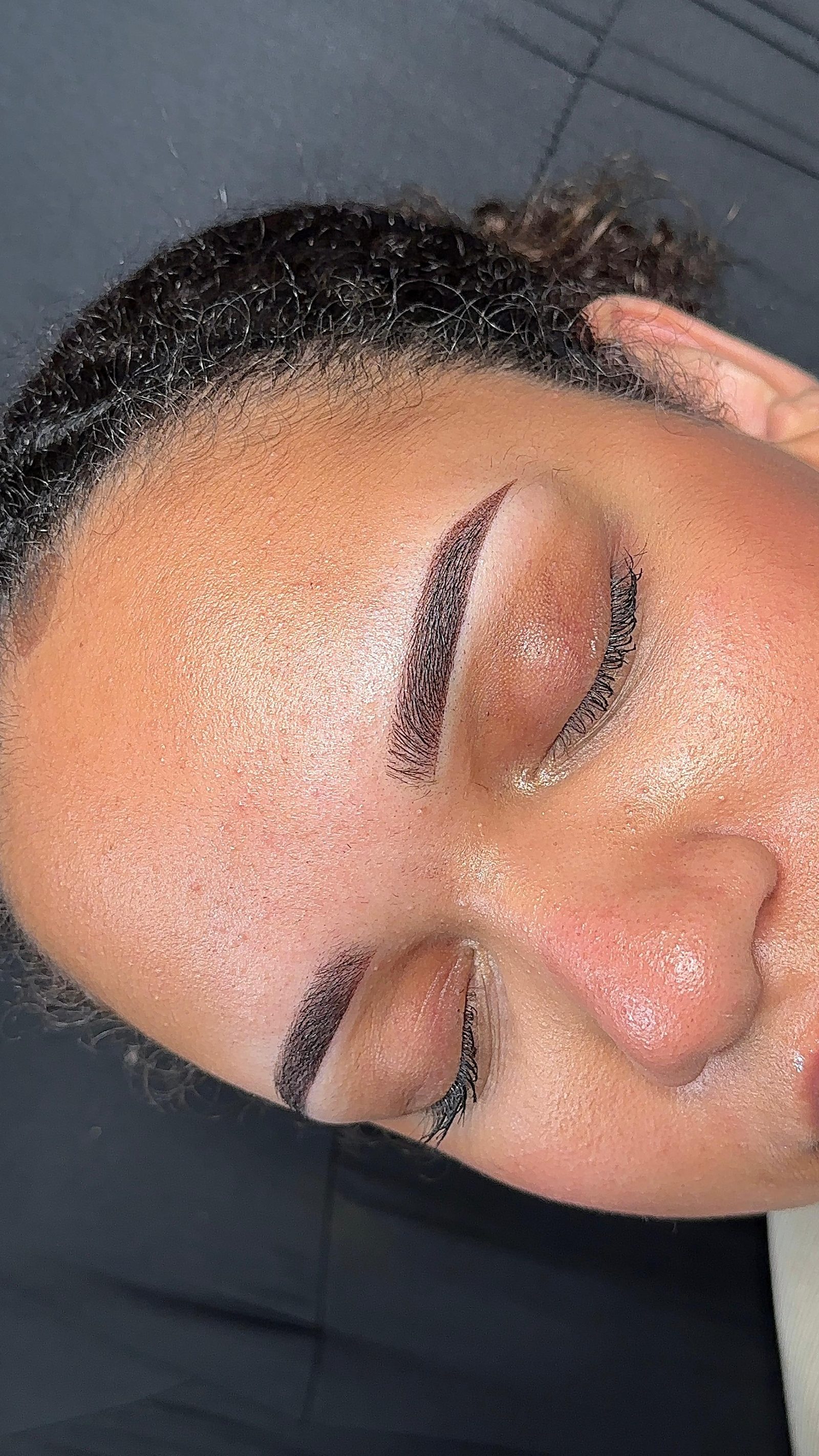 Microshading sourcils — résultat naturel